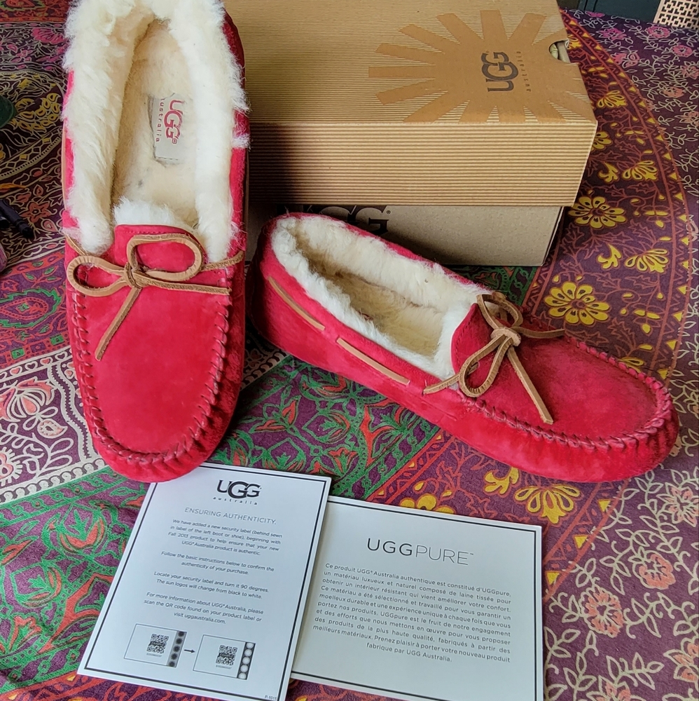 UGG, Dakota indoor/outdoor slipper, women's size 8, red NEW